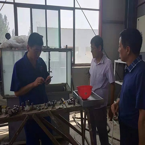 河南客户到我公司技术交流选择合适喷嘴